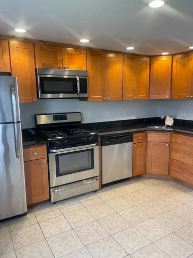 Main picture of 290 Copeland St