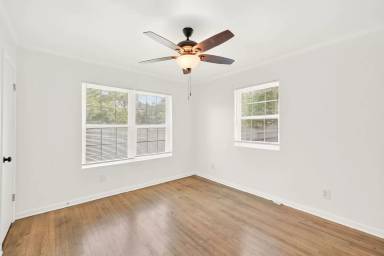 Main picture of 4214 Woodcrest Dr