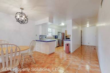 Main picture of 520 Ortiz Dr NE