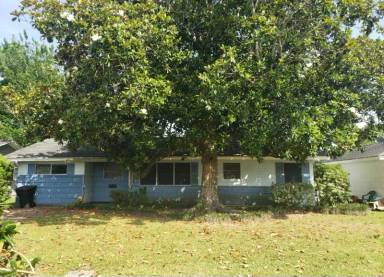 Main picture of 319 Avenue D
