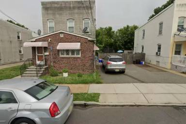 Main picture of 19 Lowell St