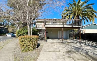 Main picture of 937 Golden Gate Dr