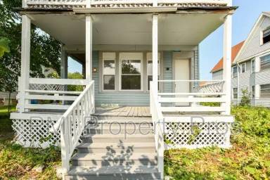 Main picture of 2111 N 34th St