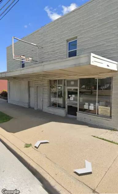 Main picture of 1413 E Washington St