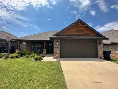 Main picture of 3404 NW 161st St