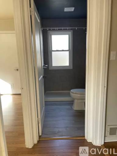 Main picture of 2100 McLean St