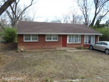 Main picture of 2034 College Heights Rd