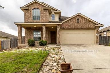 Main picture of 2424 Dimmitt Dr
