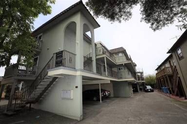 Main picture of 1420 El Camino Real
