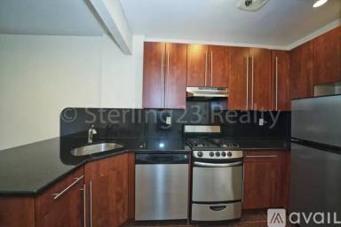 Main picture of 21 29 31 Ave