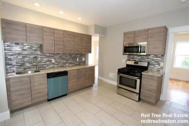 Main picture of 8 Roach St