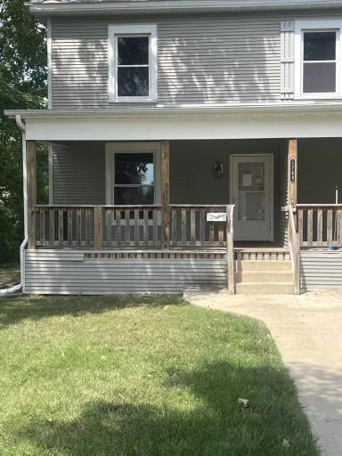 Main picture of 1748 A Ave NE