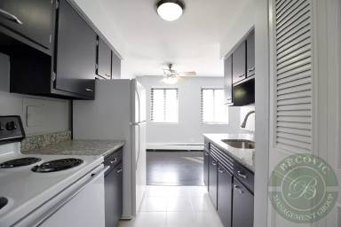 Main picture of 6029 N Winthrop Ave