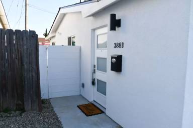 Main picture of 388 N Parker St