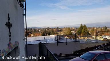 Main picture of 903 Pleasant Ave