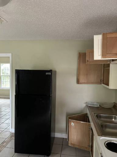 Main picture of 6443 Jasmine St