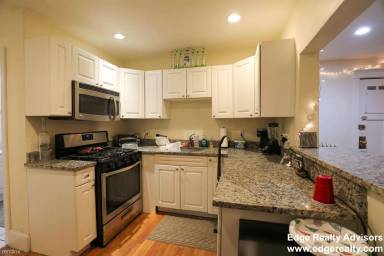Main picture of 316-328 Saint Paul St
