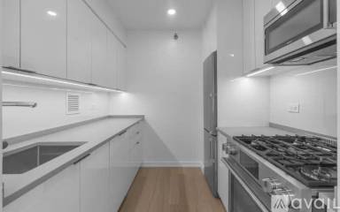 Main picture of 21 West End Ave Apartments
