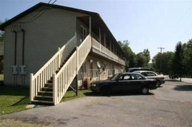 Main picture of 1410 E Lakeview Dr