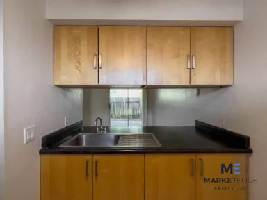Main picture of 2528 W Belmont Ave