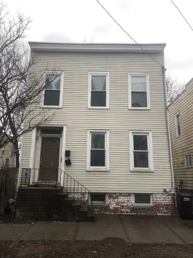 Main picture of 2 Benson St