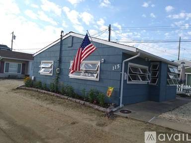 Main picture of 115 W Cormorant Way