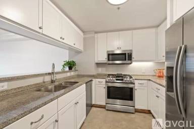 Main picture of 88 Wharf St