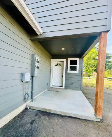 Main picture of 1280 44th Ave