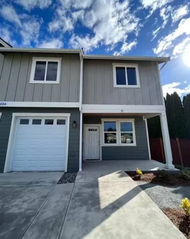 Main picture of 2 Story Duplex | Sedro Woolley