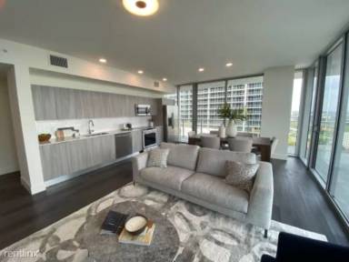 Main picture of 13 Tamiami Blvd