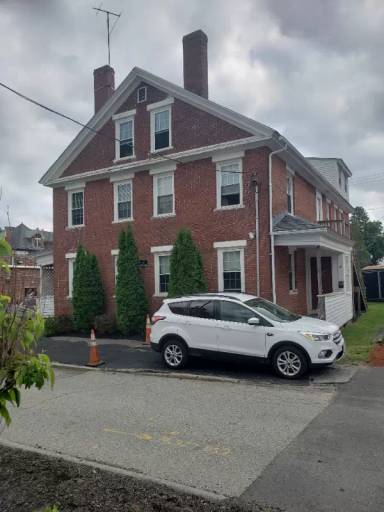Main picture of 4 Farnsworth Ct