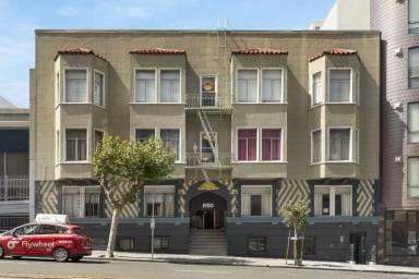 Main picture of California St