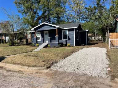 Main picture of 5616 Wellesley Ave