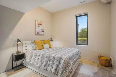 Main picture of Beautiful 2 Bedroom, 1 Bath Unit in South Haven