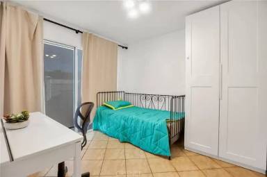 Main picture of 18521 Mayall St