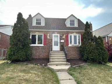 Main picture of 18108 Oakwood Ave
