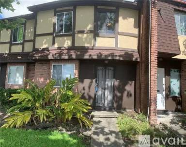 Main picture of 5184 Downing St