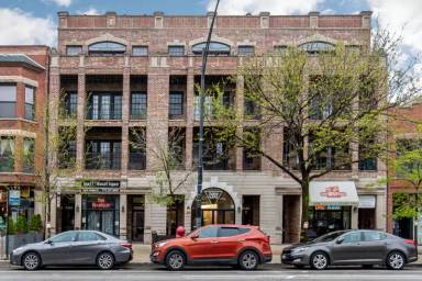 Main picture of 2142 W Division St