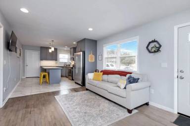 Main picture of 1133 Hudson Ave