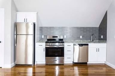 Main picture of 17 Kenneson Rd