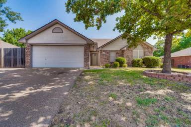 Main picture of 2807 Oriental Ave