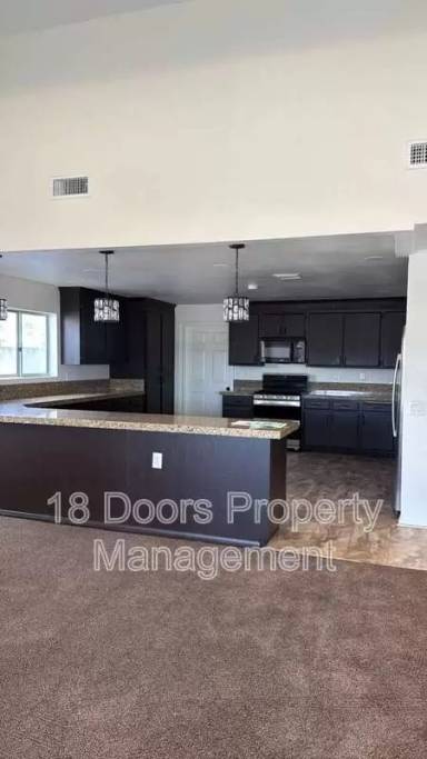 Main picture of 3012 Skipper St
