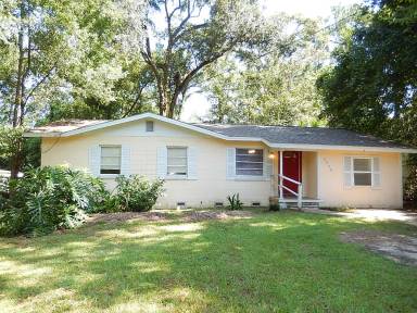 Main picture of 2408 Surrey St
