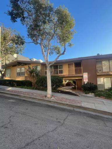 Main picture of 1326 N Flores St
