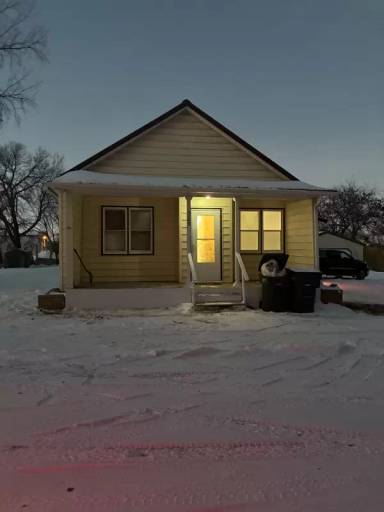 Main picture of 305 E Meade Ct