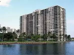 Main picture of Biscayne Cove Clipper Building