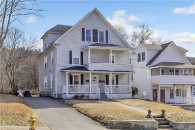 Main picture of 21 Elm St