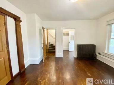 Main picture of 405 Queen Ave N