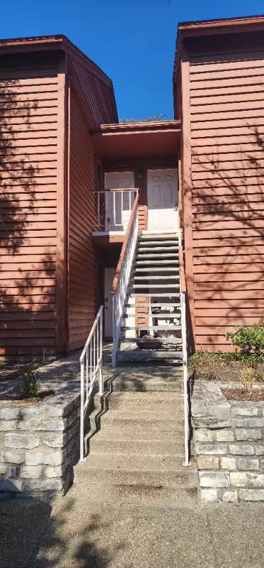 Main picture of Country Hollow Condominiums
