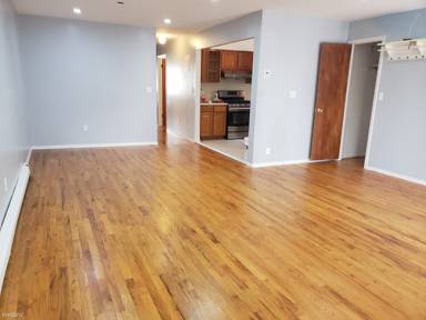 Main picture of 68 Bay 26th St